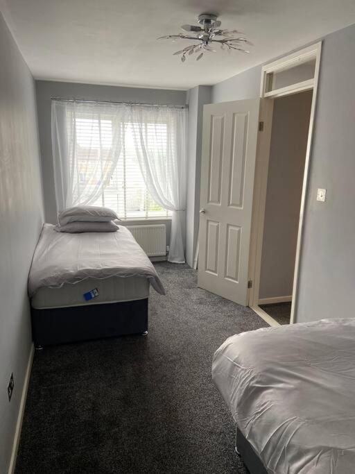 הוילה Mosborough Garland Way 2 Bed House Sheffield Free Parking 5 Min From M1 מראה חיצוני תמונה