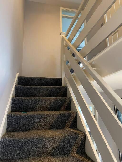 הוילה Mosborough Garland Way 2 Bed House Sheffield Free Parking 5 Min From M1 מראה חיצוני תמונה